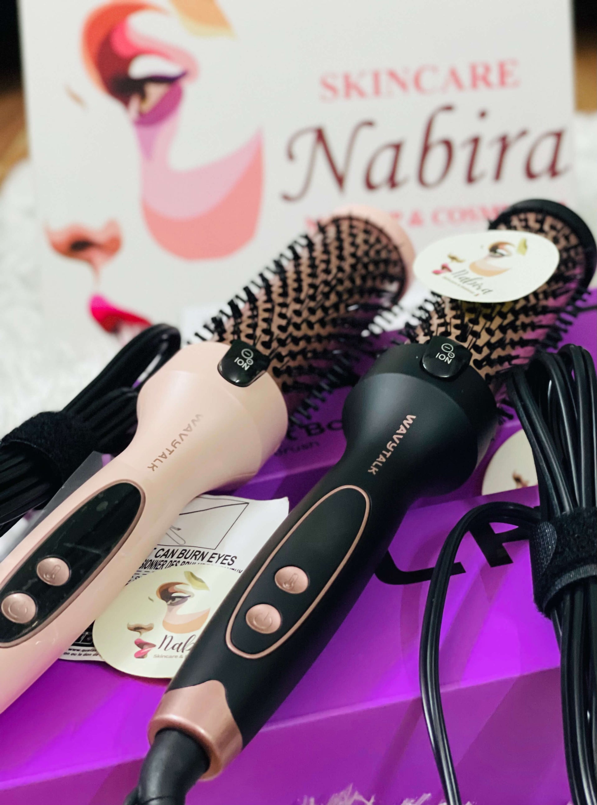 Blowout Boost Thermal Brush black and pink – two color options