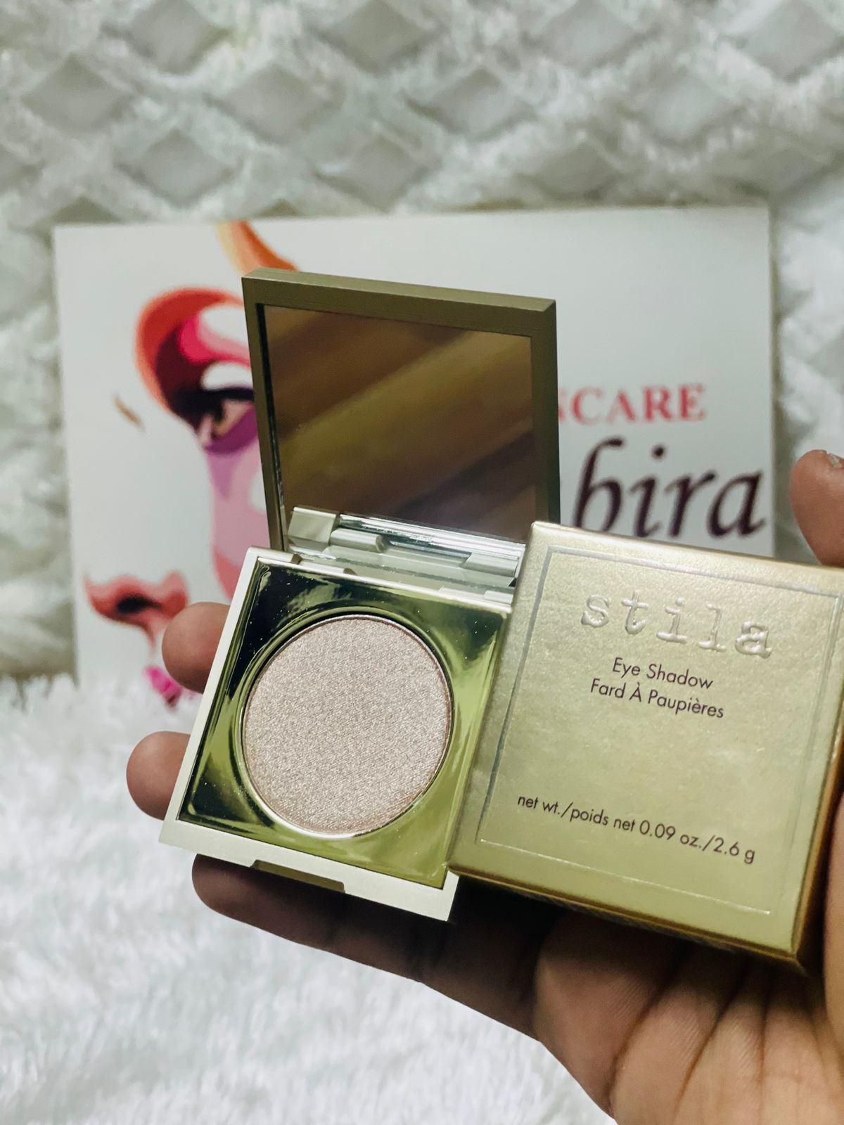 Stila Kitten Eye Shadow Compact main image – iconic shimmer eyeshadow